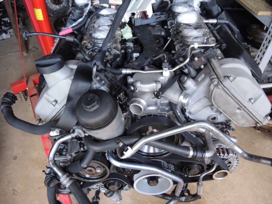 Silnik BMW S65