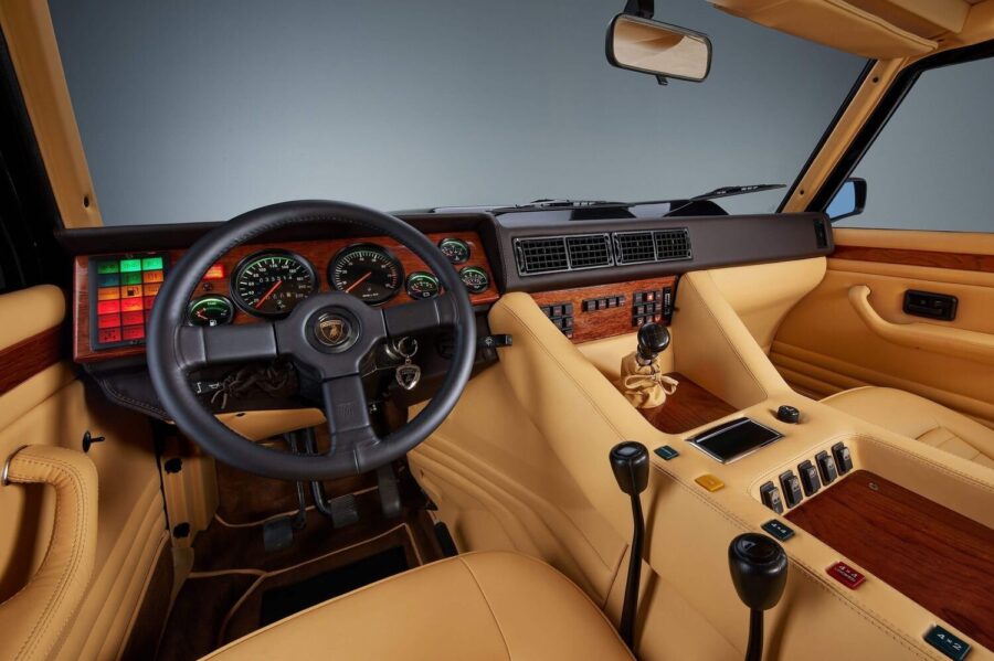 Lamborghini LM002. Supersamochód terenowy
